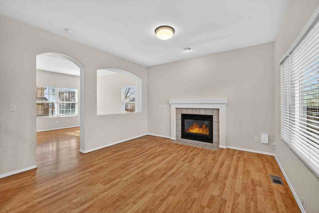 5668 Stable Ct - Photo 6 of 36