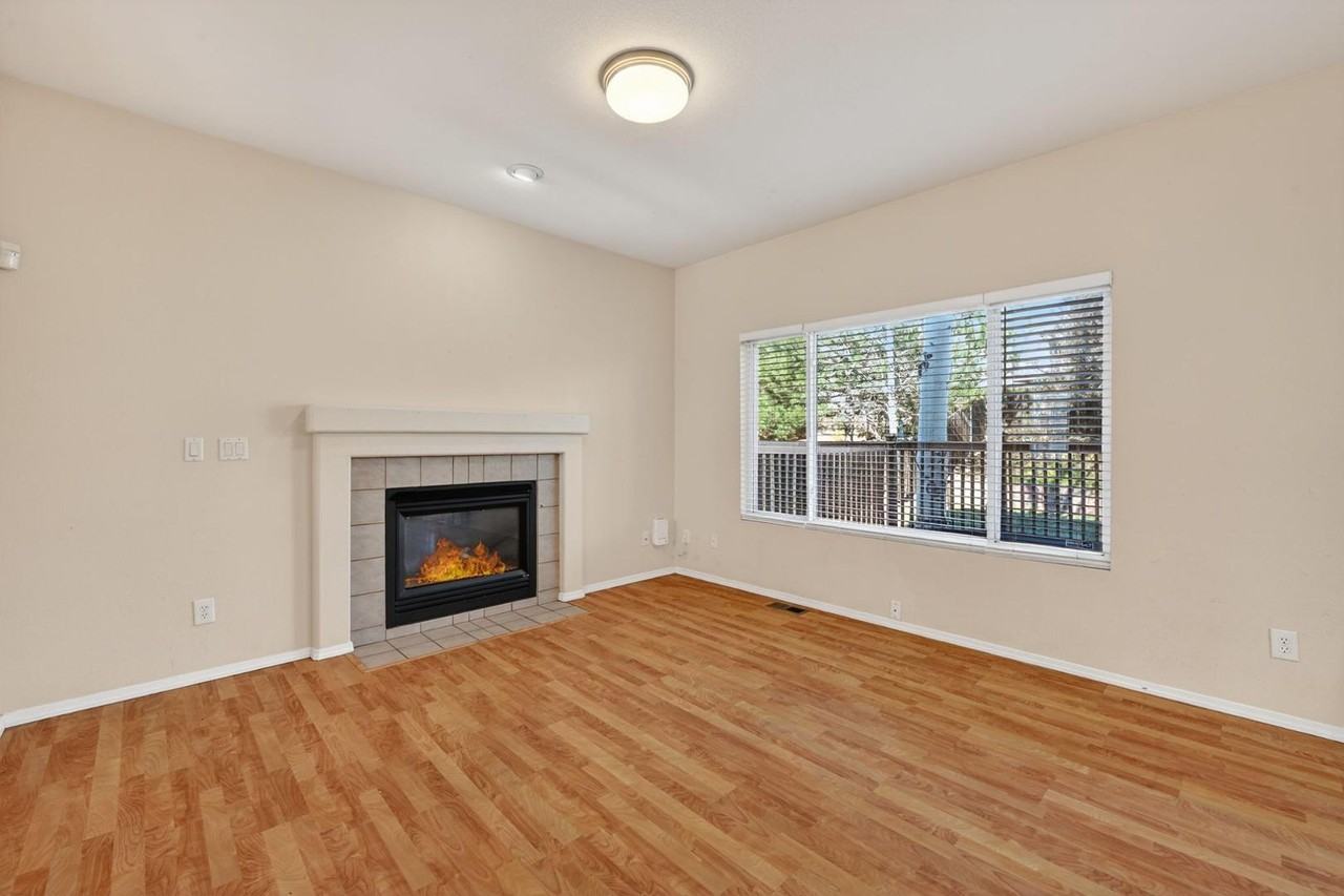 5668 Stable Ct - Photo 7 of 36