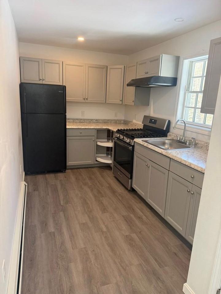 28 Wedgewood Dr - Photo 2 of 7