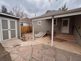 featured image of 207 S El Paso St