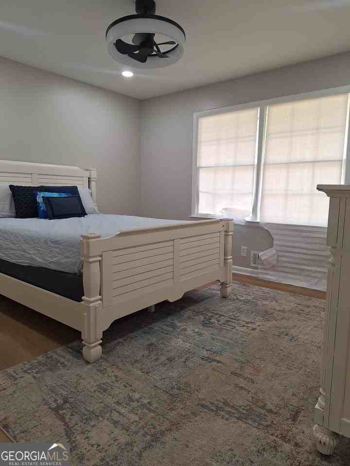 1605 Brockett Rd - Photo 3 of 13