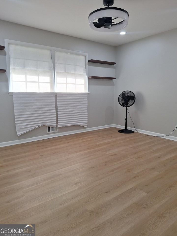 1605 Brockett Rd - Photo 5 of 13