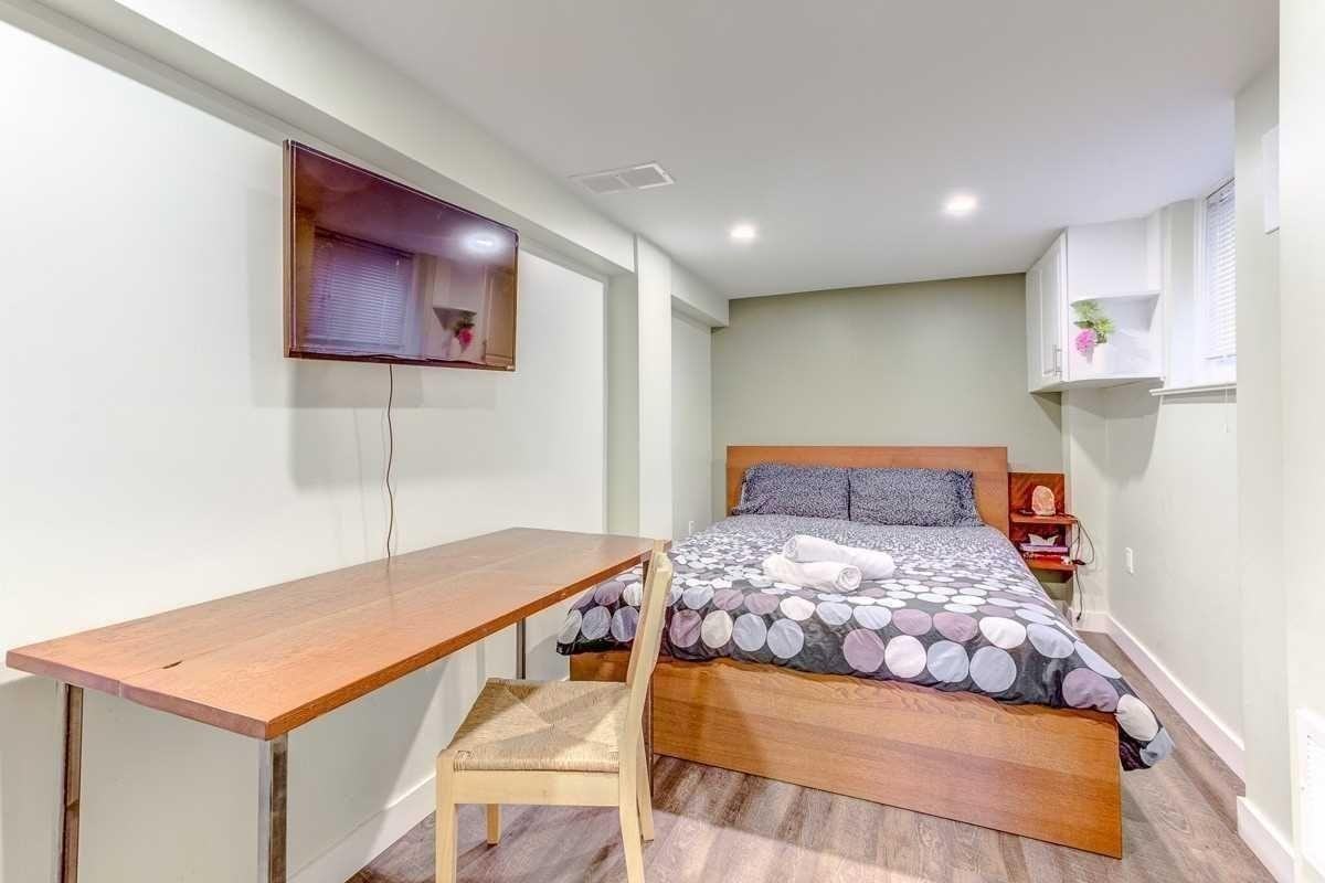 394 Kane Ave - Photo 5 of 14