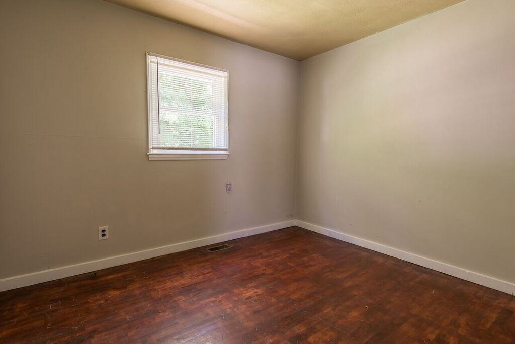 317 Jennings St - Photo 6 of 8