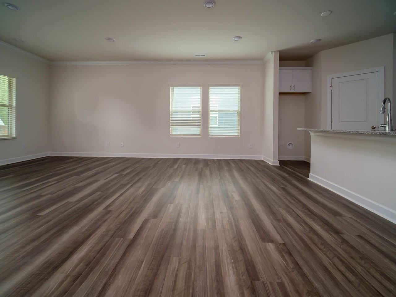 414 Nixon Rd - Photo 3 of 39