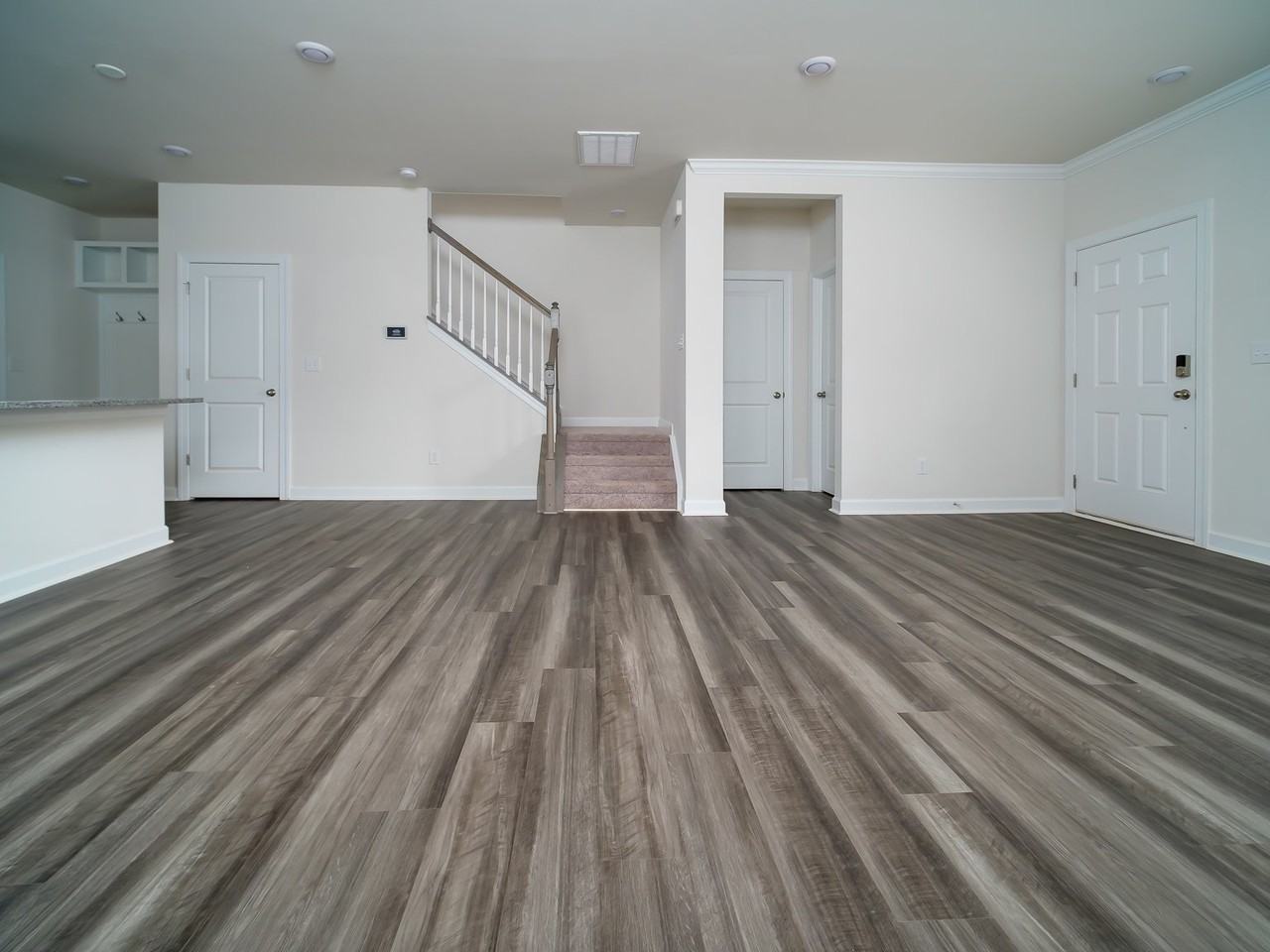 414 Nixon Rd - Photo 4 of 39