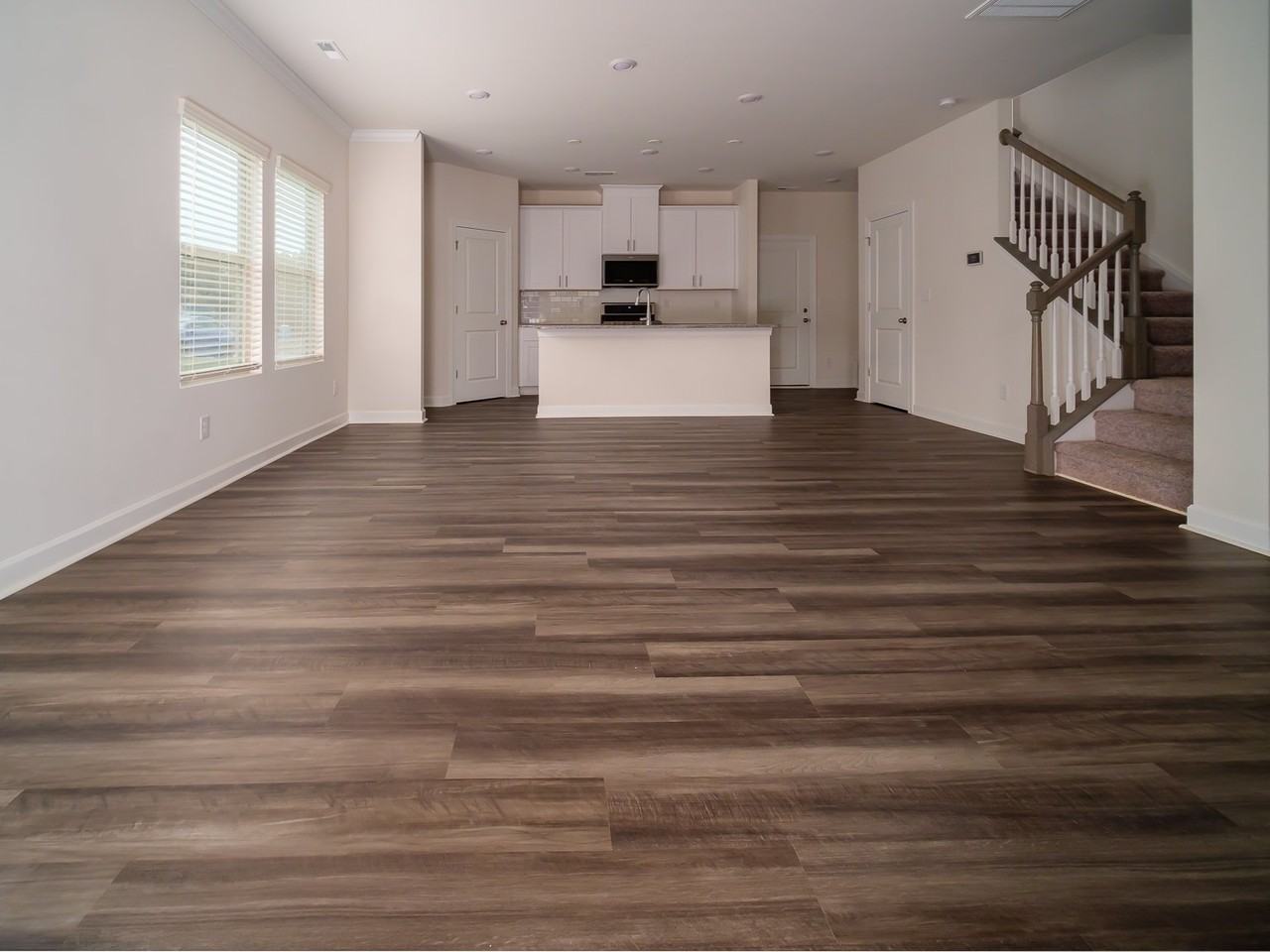 414 Nixon Rd - Photo 5 of 39