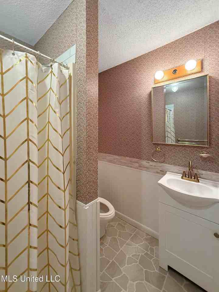 311 Holcomb Blvd - Photo 5 of 7