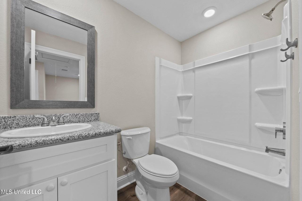 1527 2nd St - Photo 5 of 11