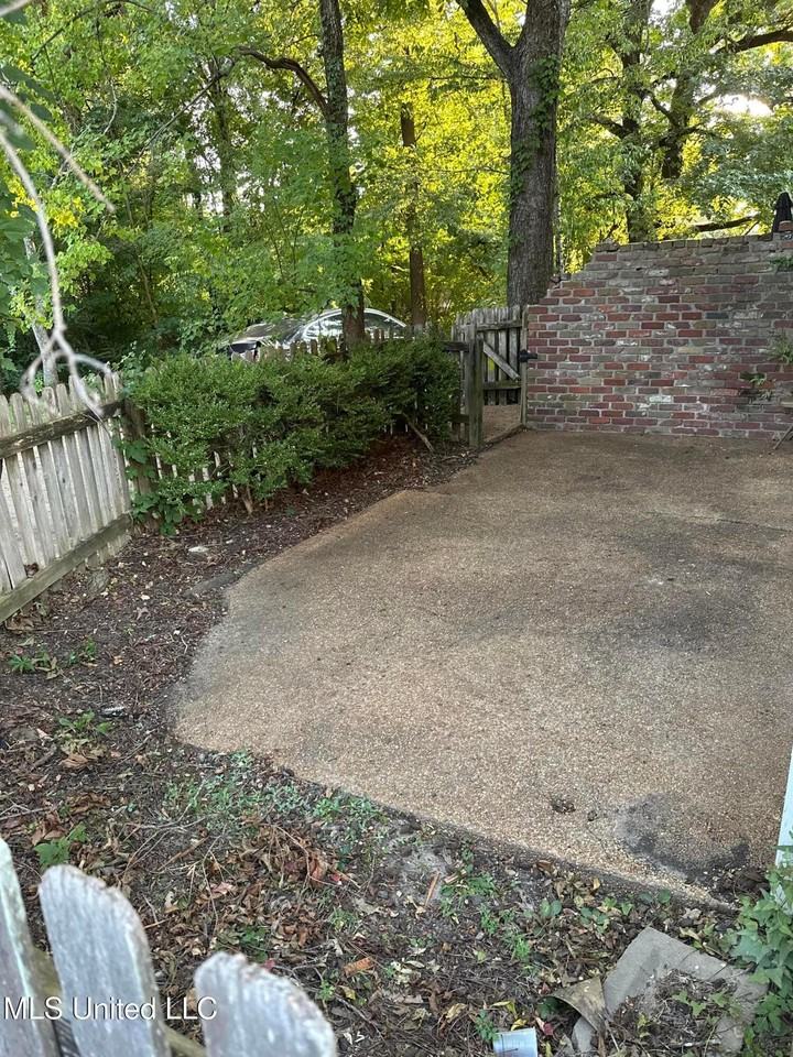 1117 Woodfield Dr - Photo 2 of 22