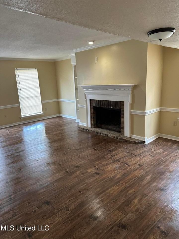 1117 Woodfield Dr - Photo 6 of 22