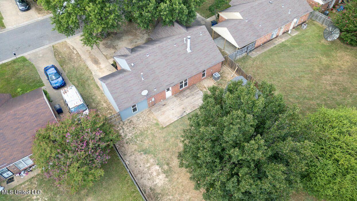 10335 Yates Dr - Photo 2 of 16