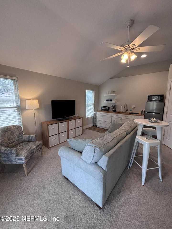 1641 Linkside Dr N - Photo 6 of 14