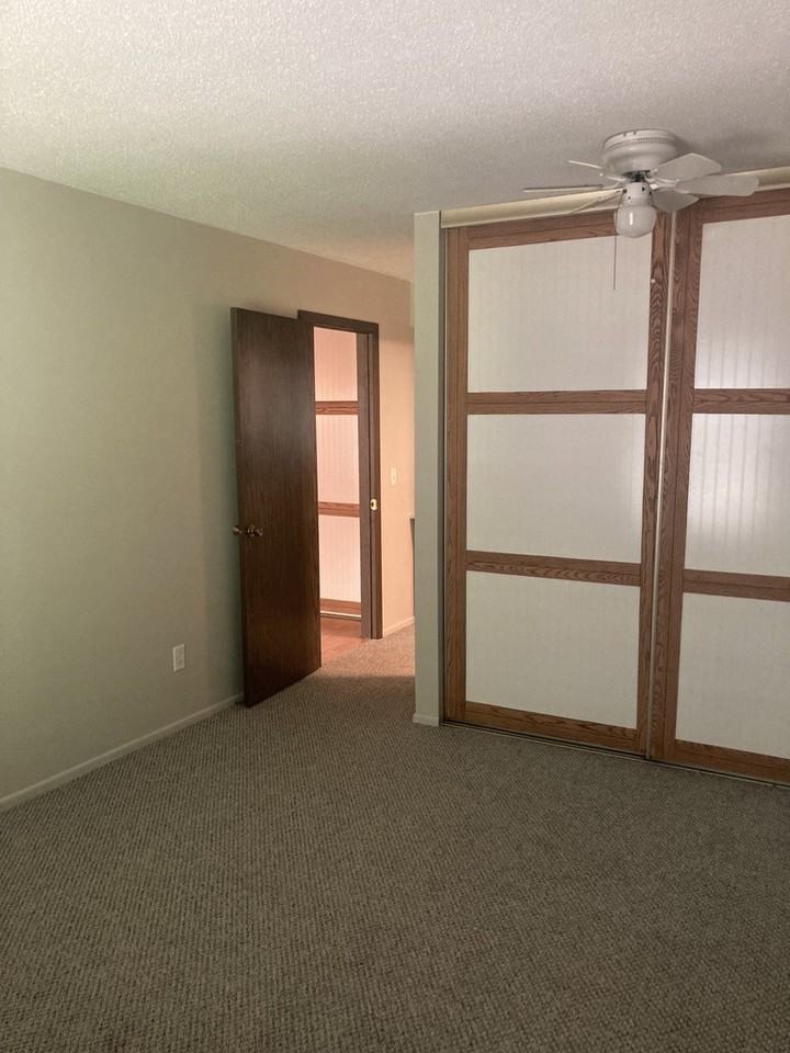 4630 Cedar Lake Rd S #7 - Photo 4 of 15