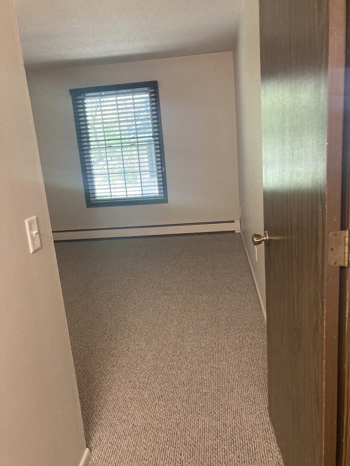 4630 Cedar Lake Rd S #7 - Photo 5 of 15