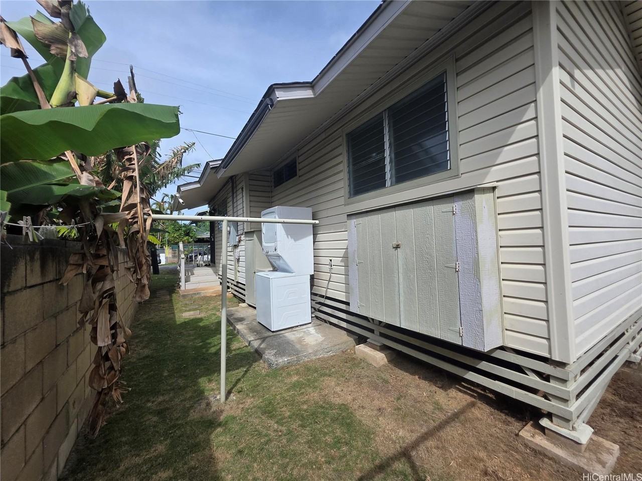 255 Maluniu Ave #A - Photo 3 of 11