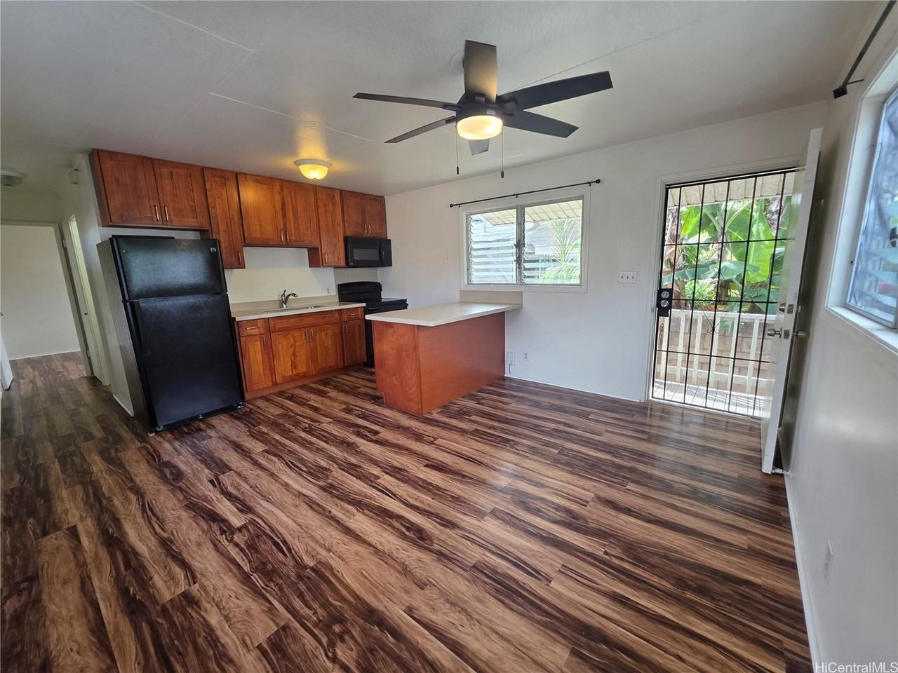 255 Maluniu Ave #A - Photo 4 of 11