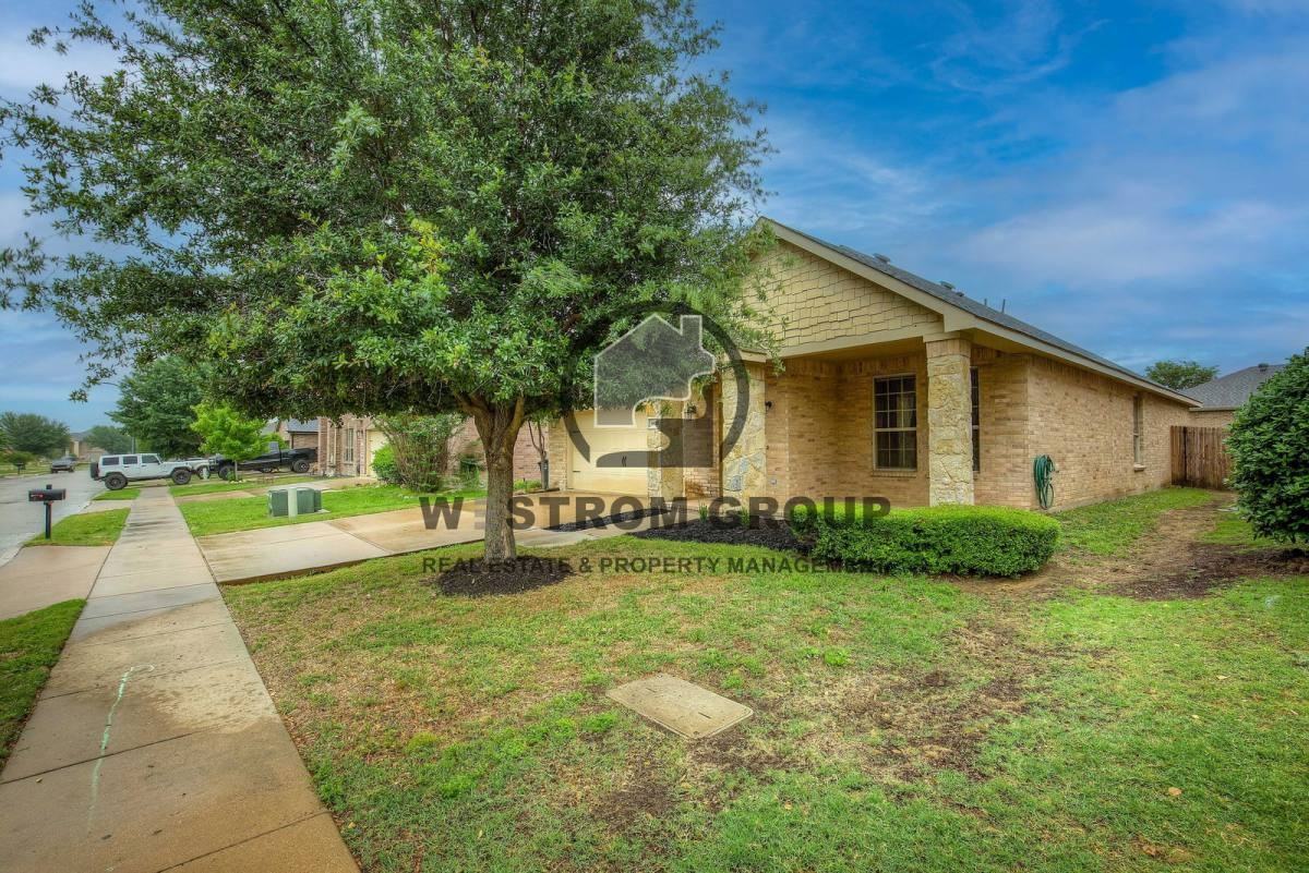 5829 Deck House Rd - Photo 3 of 10