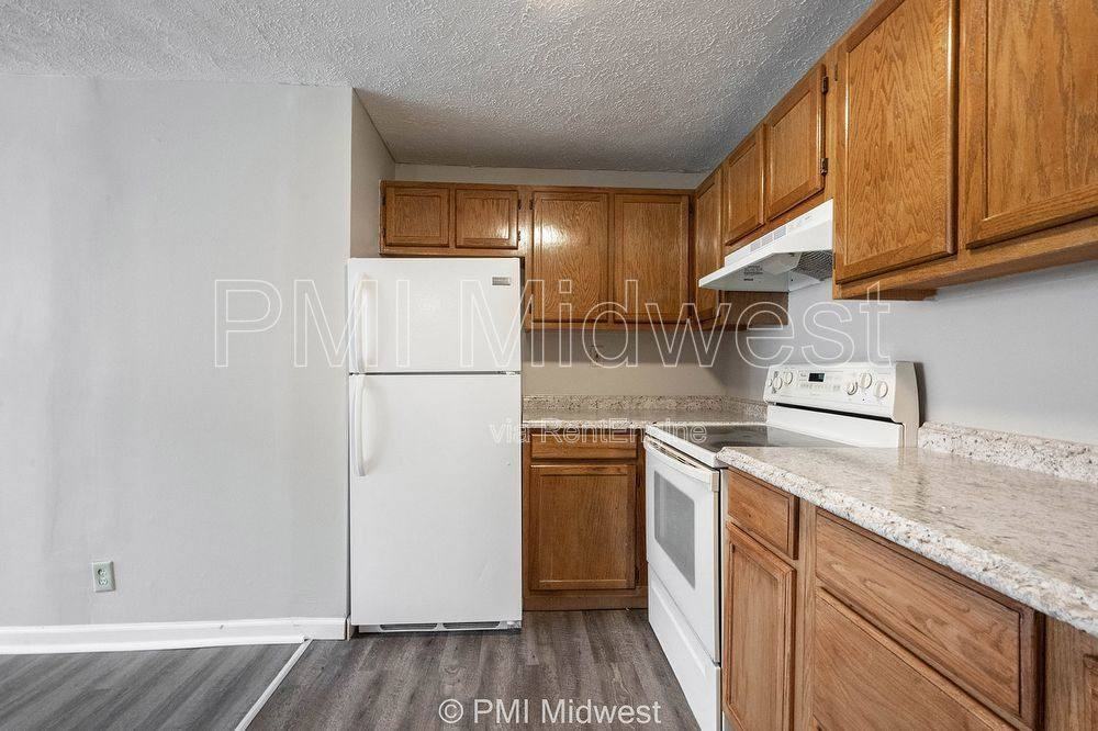 3736 N Meridian St #10 - Photo 6 of 10