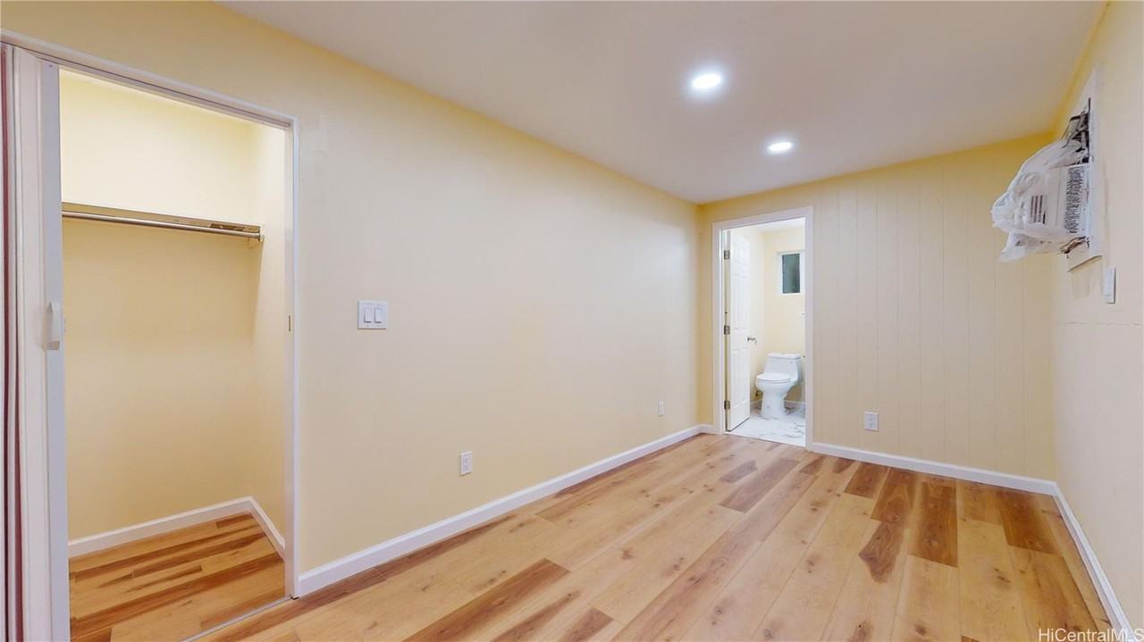 1242 Mamalu St - Photo 5 of 25