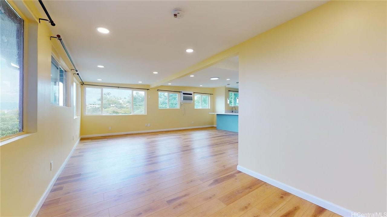 1242 Mamalu St - Photo 7 of 25