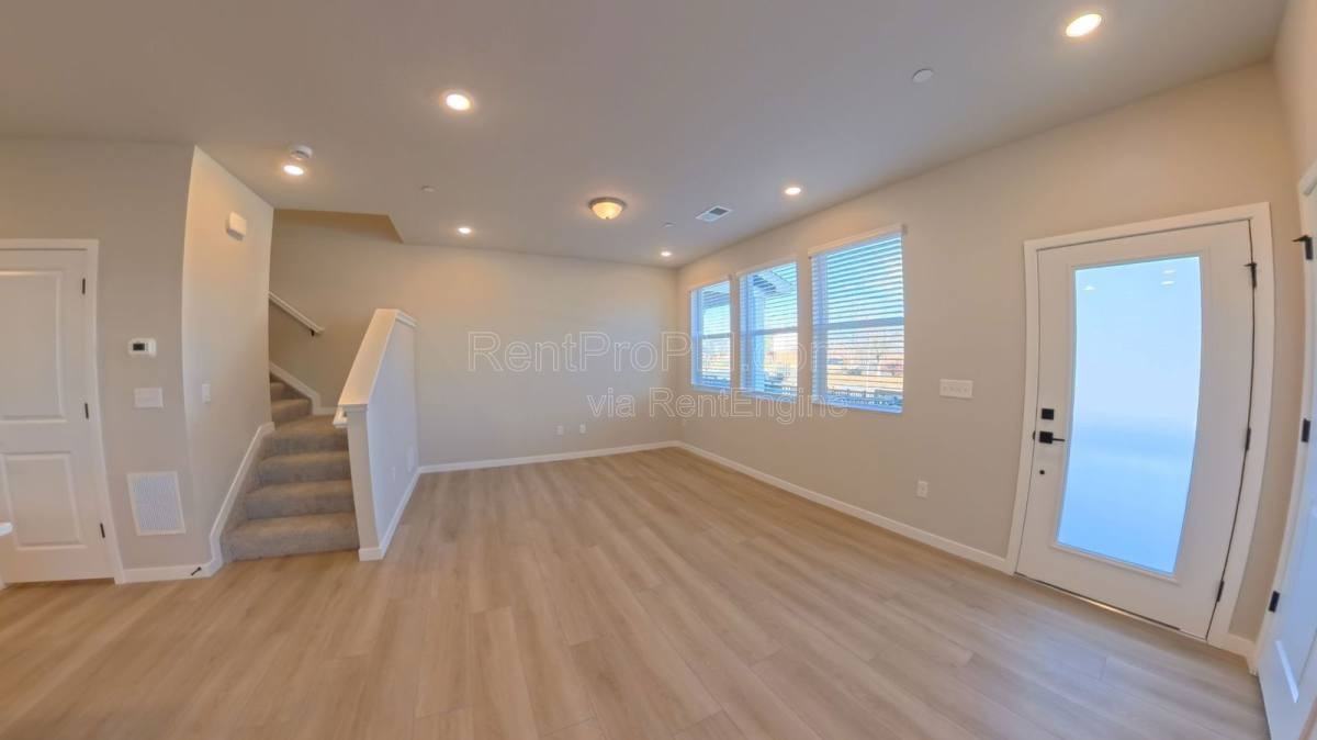 776 Nob Hill Ln #1 - Photo 2 of 10