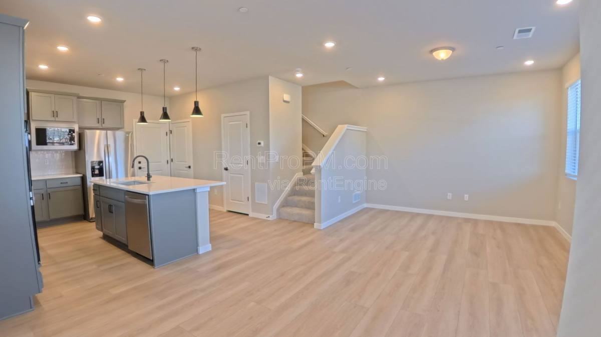776 Nob Hill Ln #1 - Photo 3 of 10