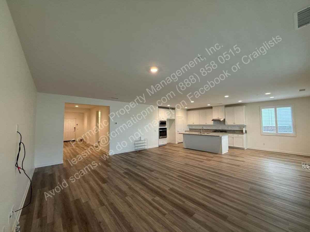 14011 Cosentino Way - Photo 2 of 10