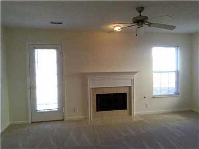 2116 Blake Dr - Photo 2 of 12