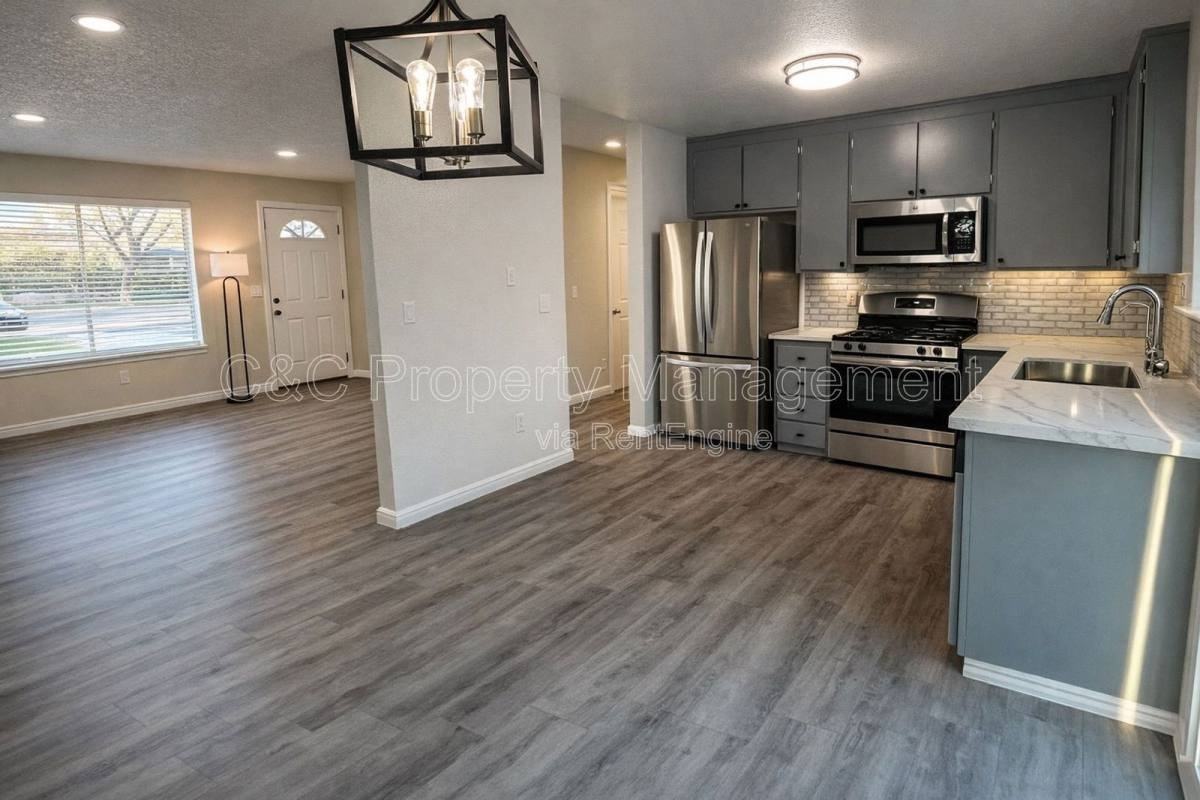 600 Loreli Ln - Photo 2 of 10