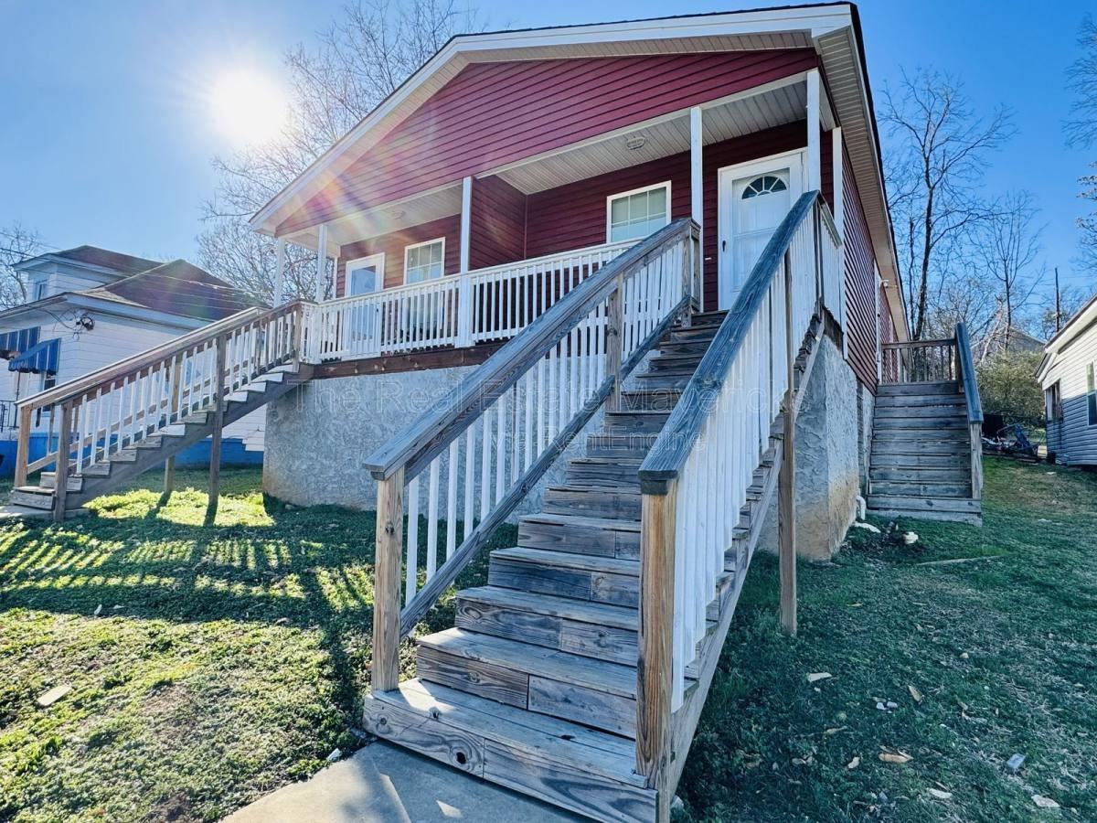 4607 Kirkland Ave - Photo 2 of 10