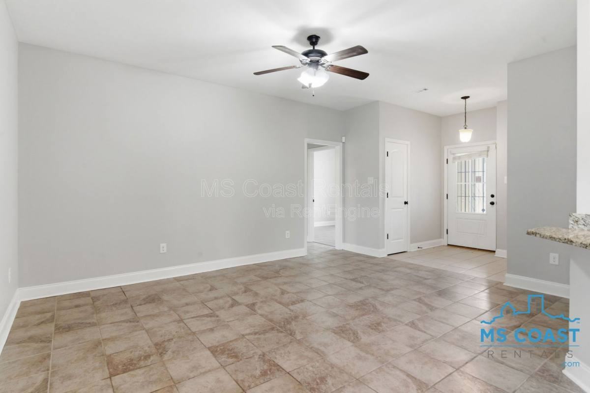 11437 Caroline Ct - Photo 4 of 10