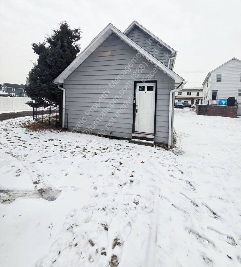 323 Hughes St #4 - Photo 2 of 8