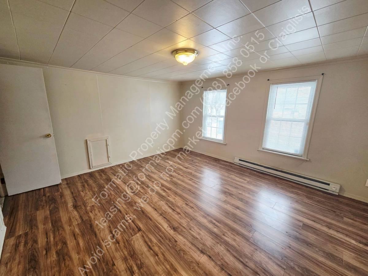 323 Hughes St #4 - Photo 6 of 8