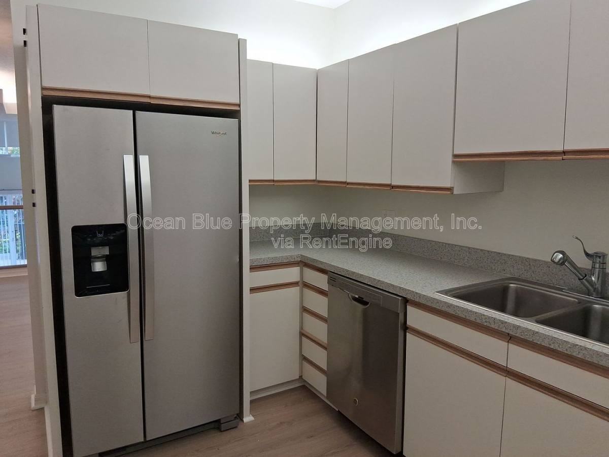1903 S Macdill Ave #C - Photo 3 of 9