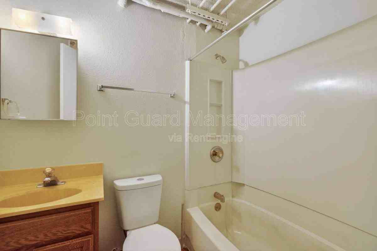 500 S Dakota Ave #20 - Photo 5 of 10