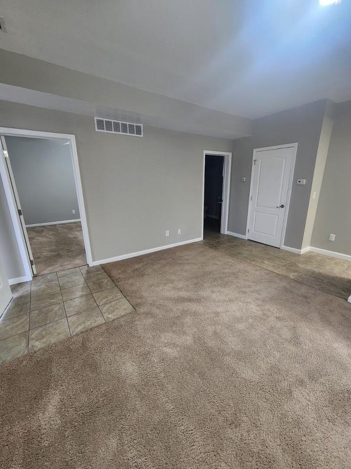 1026 N Huron St - Photo 2 of 12