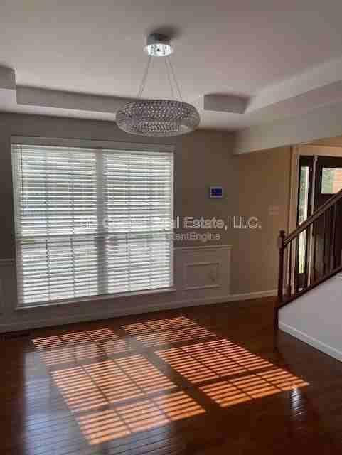 2852 Fairway Dr - Photo 3 of 10
