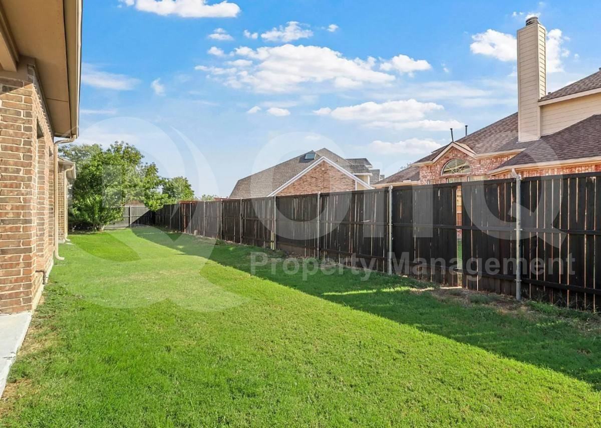 12526 Nandina Ln - Photo 2 of 10