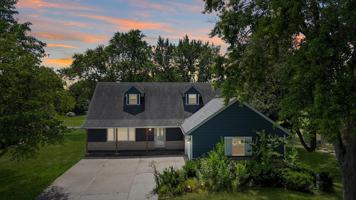 featured image of 4213 Glen Oaks Dr