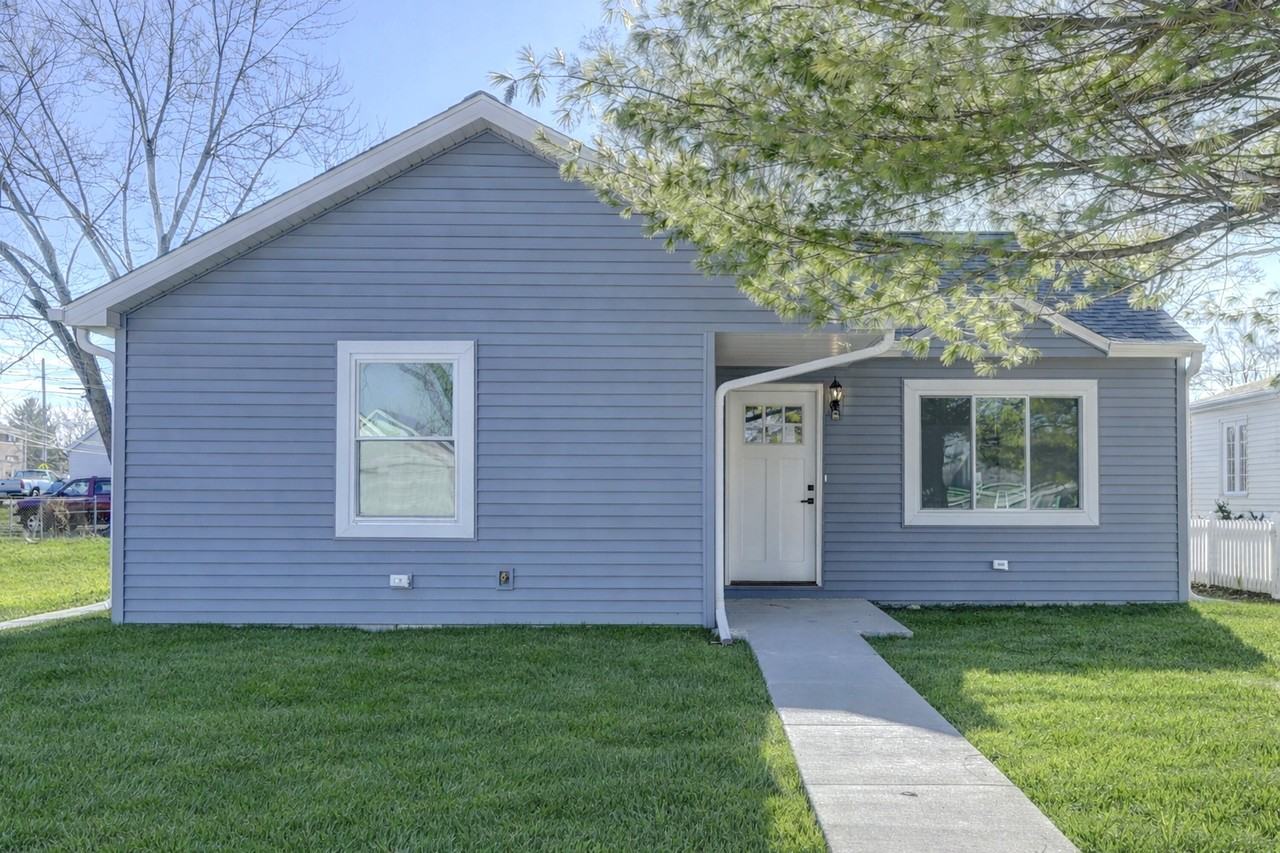 737 Center St - Photo 7 of 19