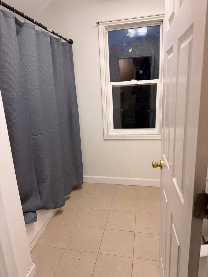 315 E Ridge Rd - Photo 2 of 10