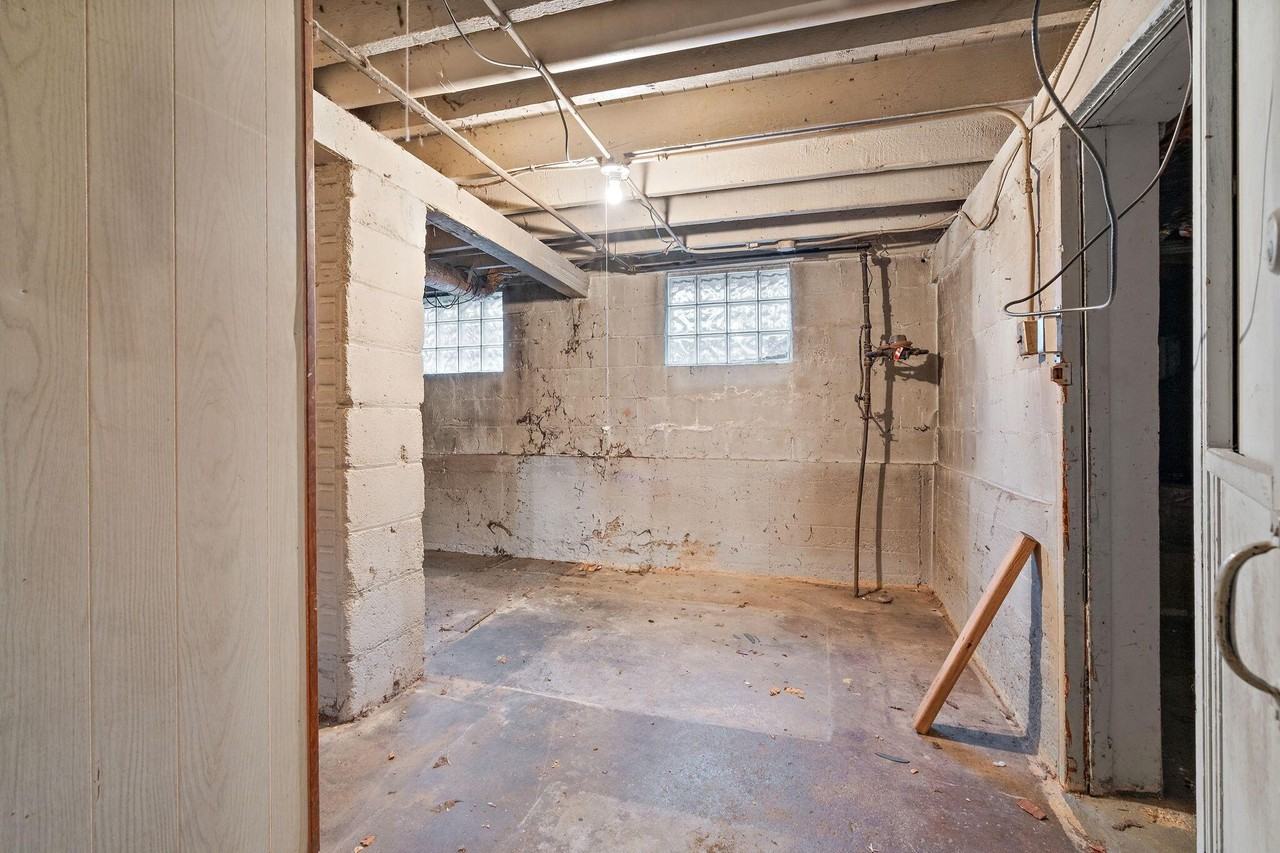 1601 Central Ave - Photo 3 of 19