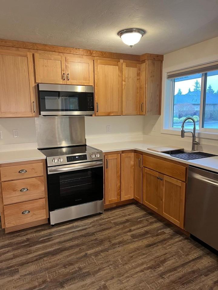 1392 Hammock St - Photo 7 of 9