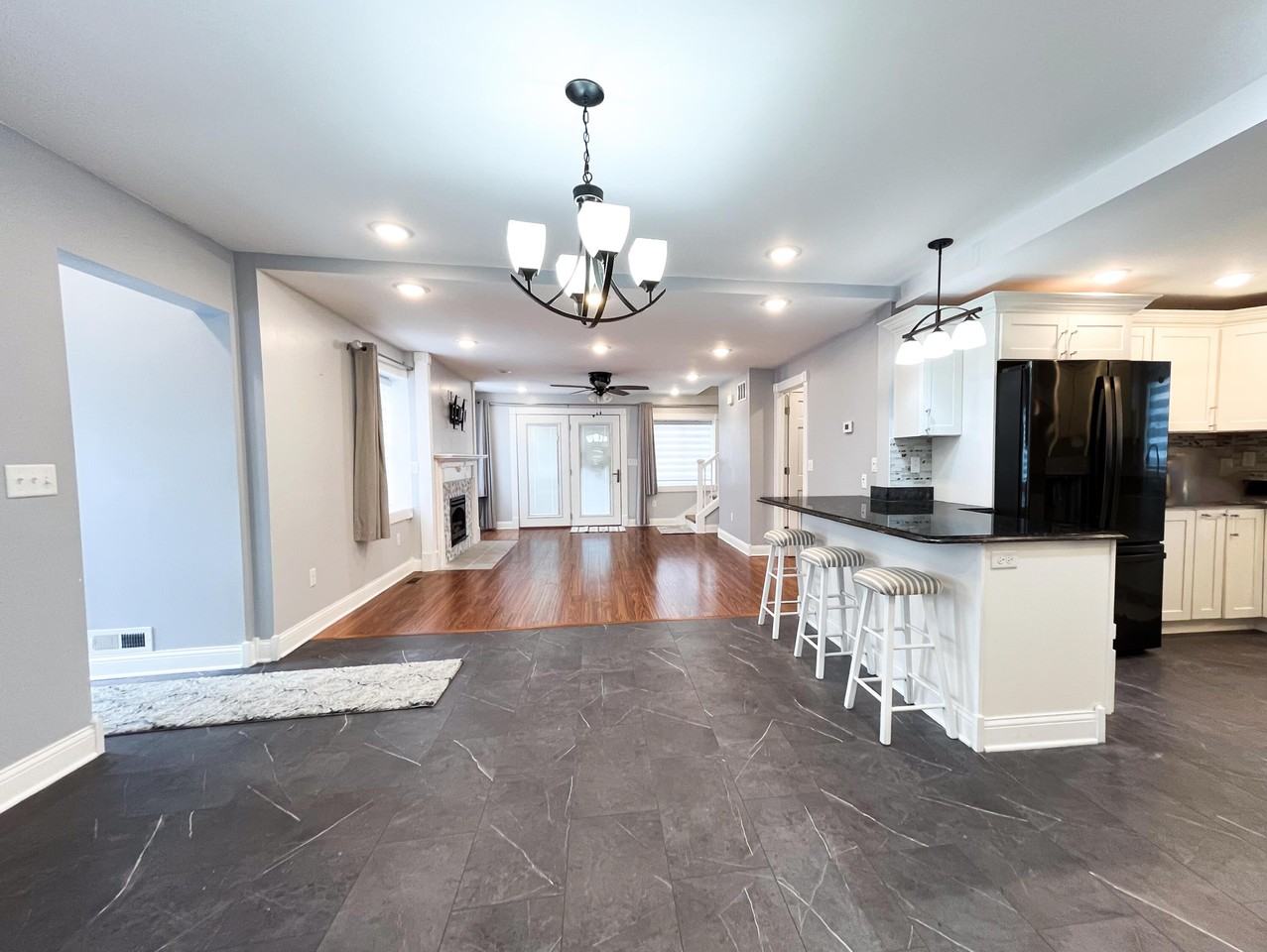 509 N Main St - Photo 7 of 27