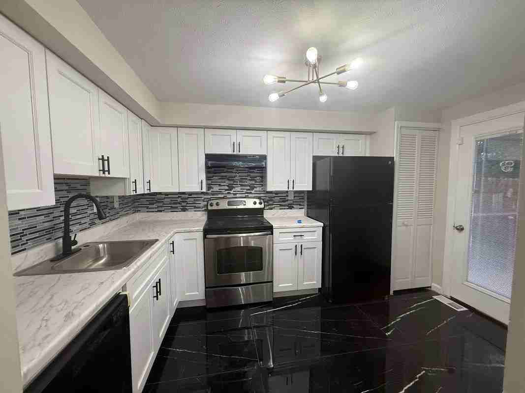 14 James Cubberly Ct