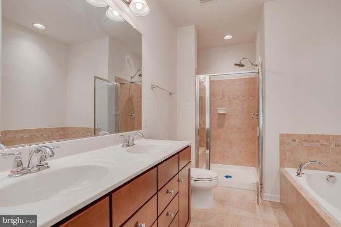 7233 Silver Thorn Way - Photo 3 of 3