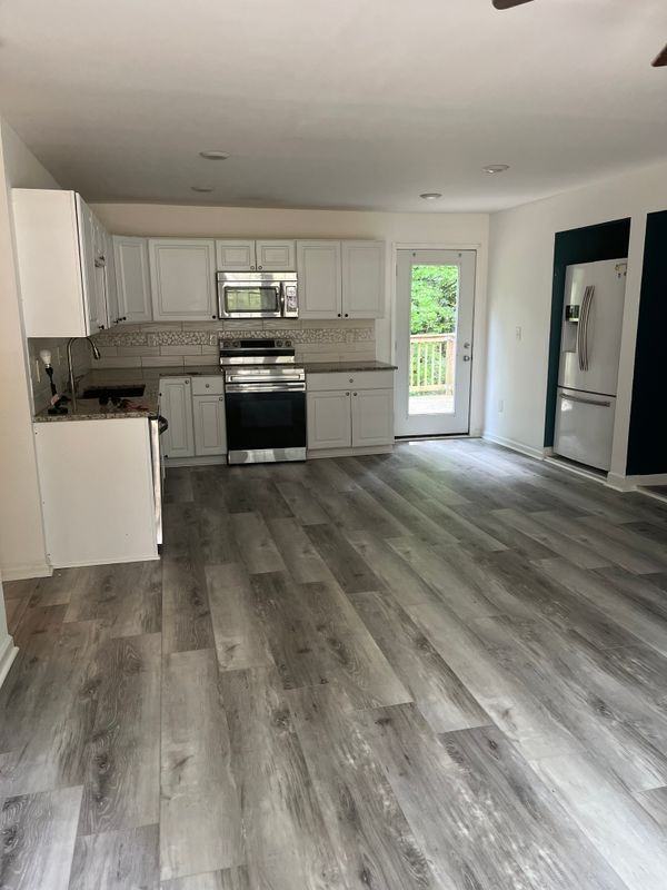 755 Cascade Dr - Photo 3 of 8