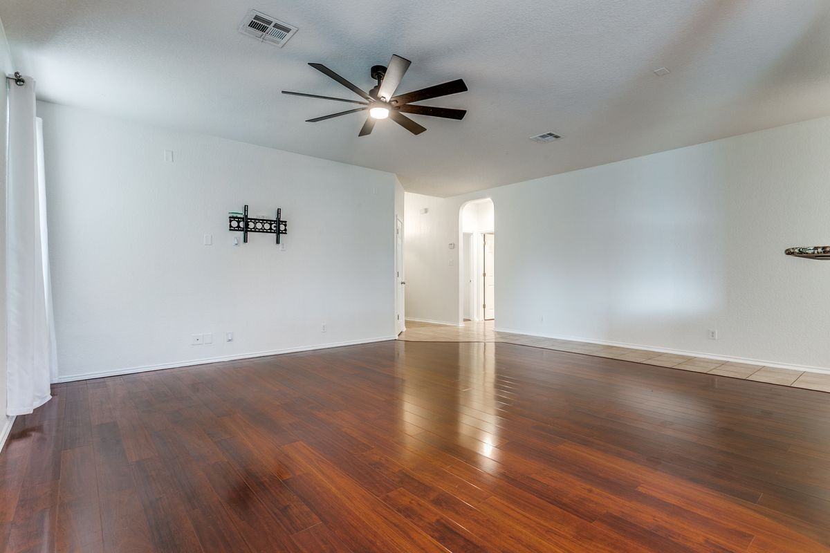 705 Hightrail Rd - Photo 6 of 25