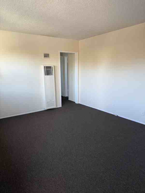 2029 Delaware Ave ##F - Photo 7 of 8